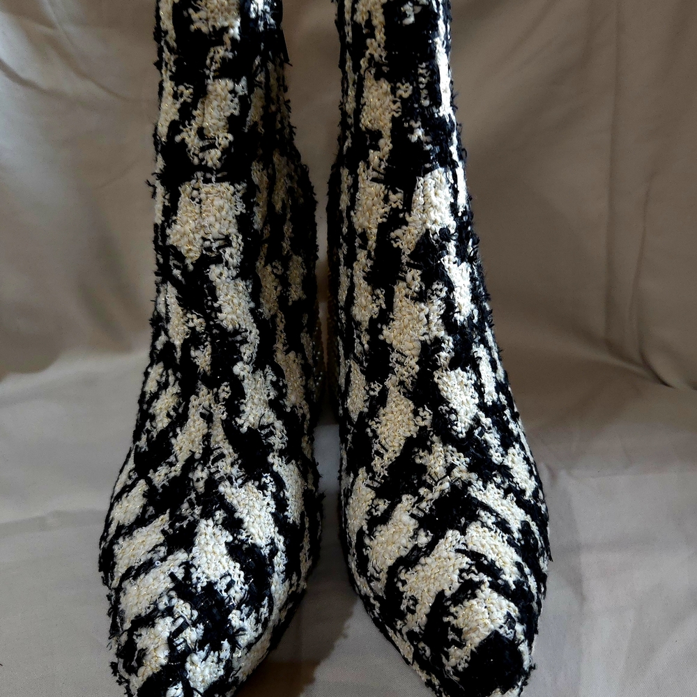 Betsey Johnson Platform ankle boots